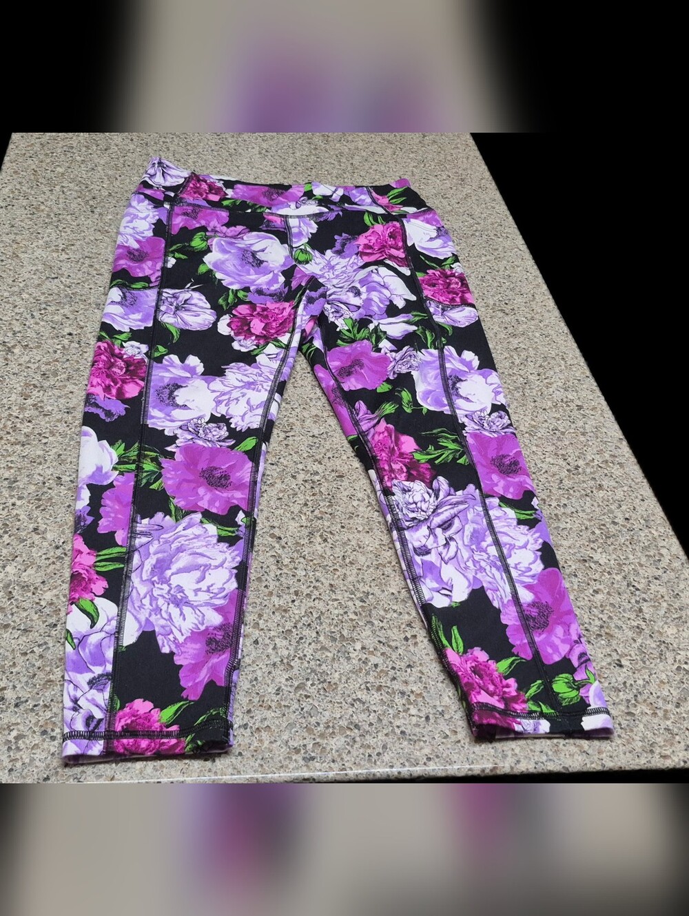 Victoria’s Secret Vibrant Floral Leggings Size 12 Bold Purple Boho Pockets Yoga